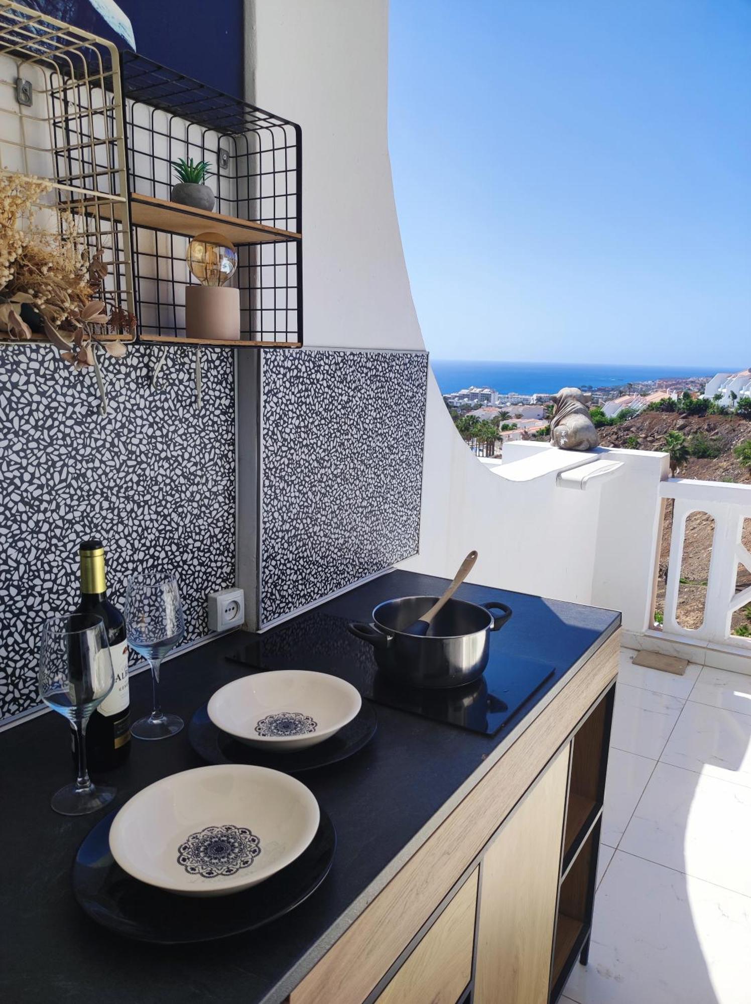 Sunshine Escape With Ocean View Appartement Costa Adeje  Buitenkant foto